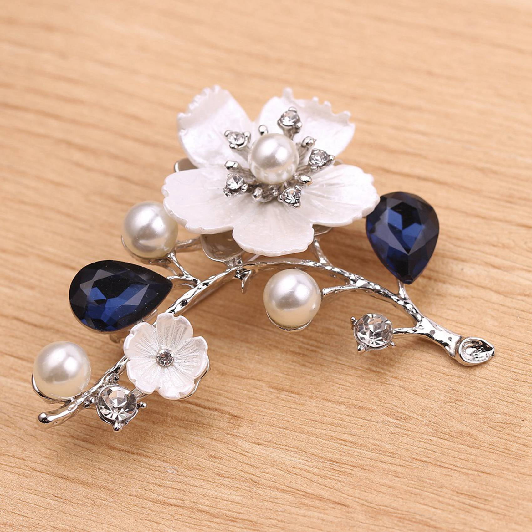 Elegant 3 Rings Butterfly Scarf Ring Silk Scarf Buckle Clip with Natural Shell Flower Glass Crystal Brooch Gold
