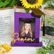 thumbnail image 3 of Marco de fotos de graduación 2026 con borla y birrete decorativos, de madera, para colocar sobre una mesa, ideal para guardar fotos y recuerdos de graduación., 3 of 5