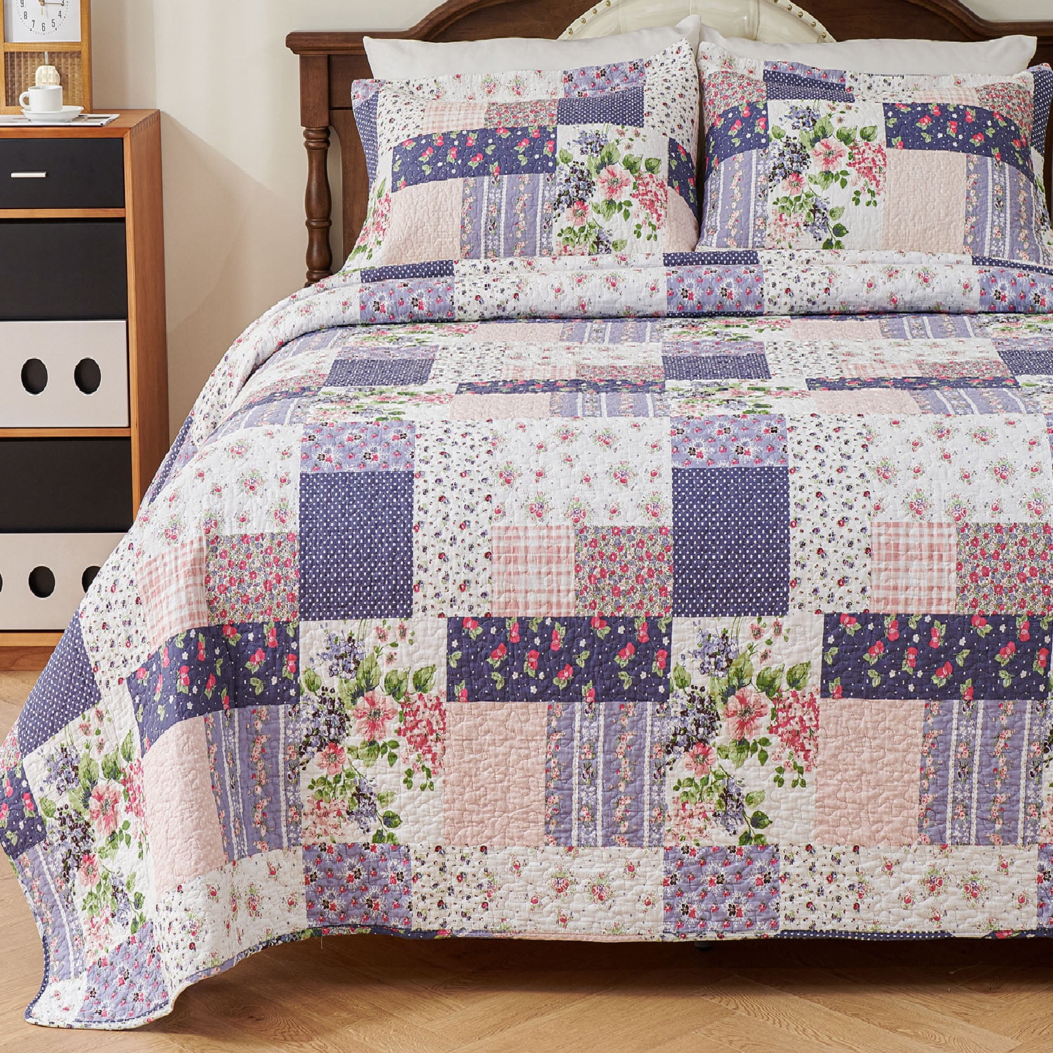 Evenhug Quilts 3-Piece Square Multi-Color Floral Patchwork King Quilt Set With 2 Shams