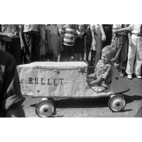 Voiture de la Soapbox, 1940. /Nsoapbox Auto Race à la Célébration du 4 Juillet à Salisbury, Maryland. Photographie de Jack Delano, Juillet 1940. Affiche Imprimée par (18 x 24)