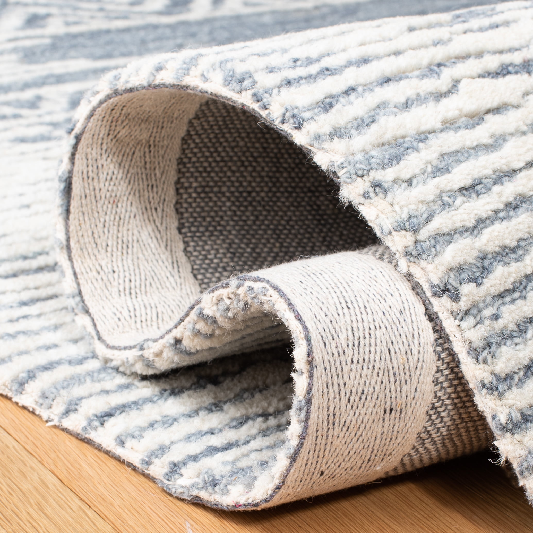 SAFAVIEH Metro Rae Striped Runner Rug, Natural/Blue, 2'3" x 8'