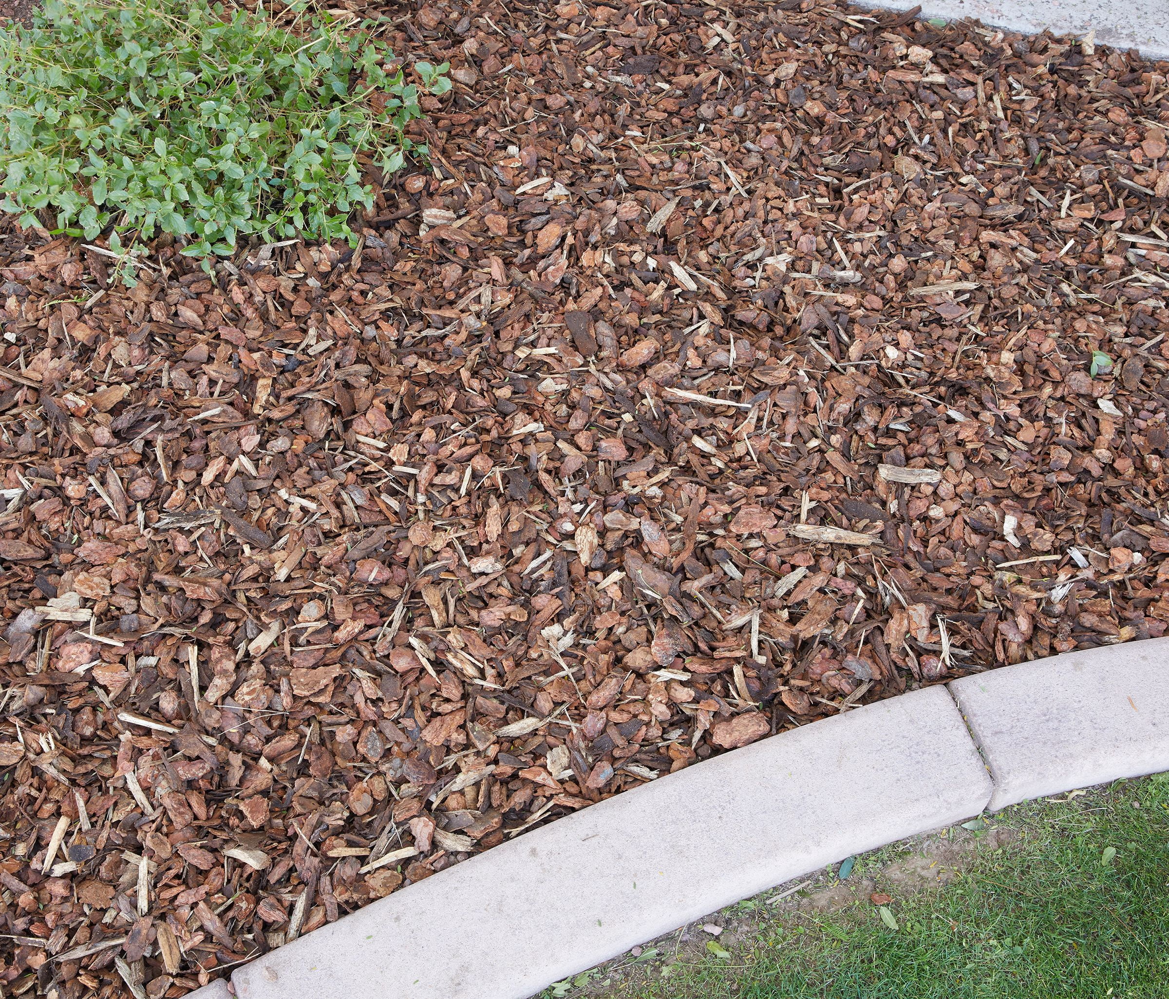 2 Cu. ft. Nature's Way Brown Medium Bark Nugget Mulch