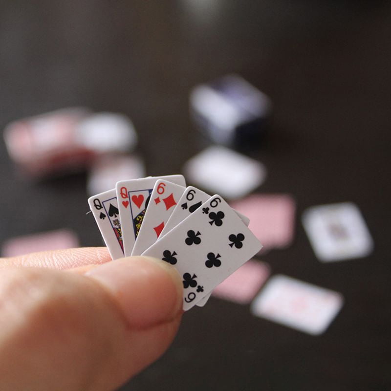 1pc Games Poker Playing Cards Miniature Dollhouse Accessory For Re-ment Figure 