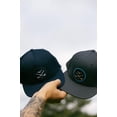 thumbnail image 3 of Gorra Mizuno para mujer, con forma de palo cruzado, snapback, de golf, color azul marino, 3 of 5