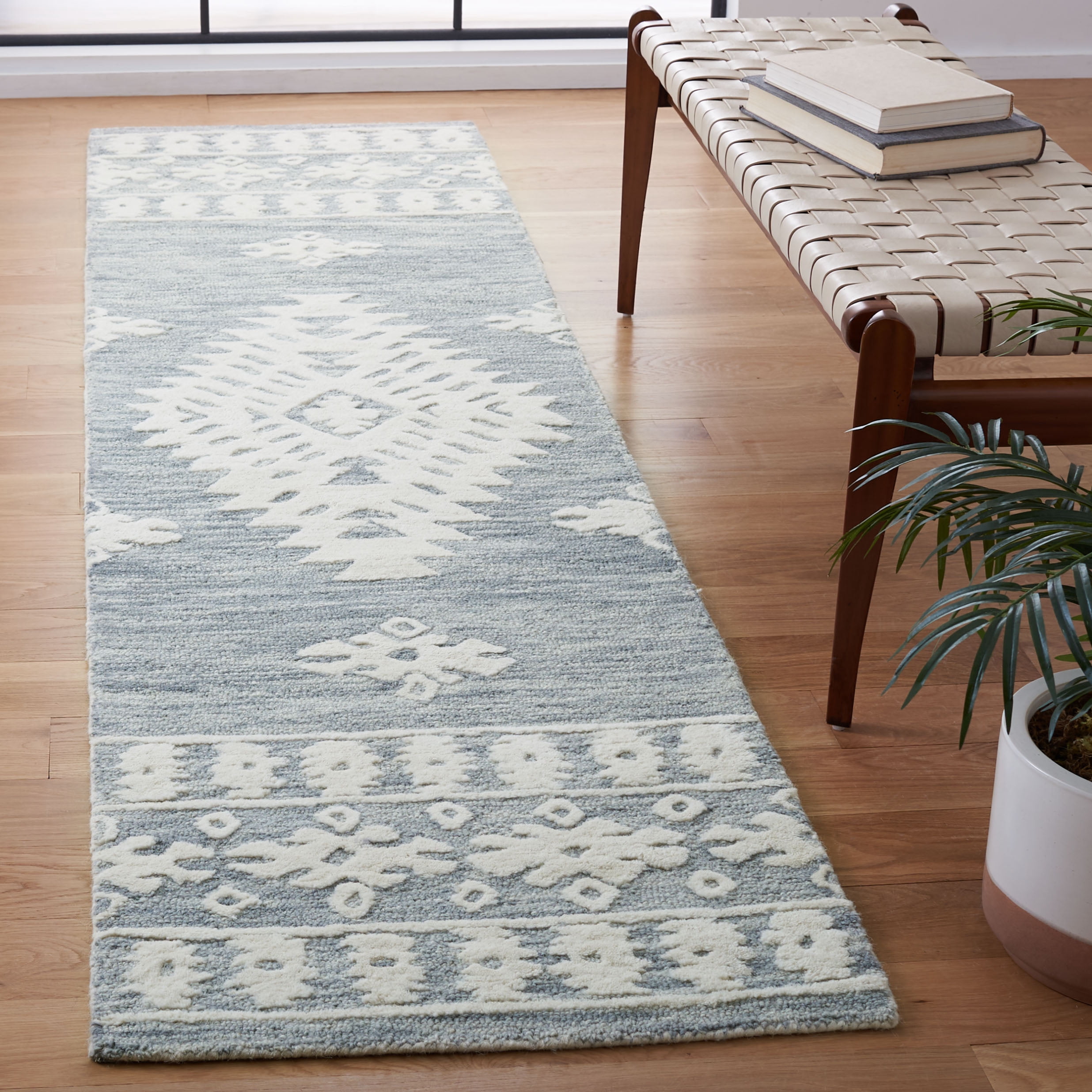 SAFAVIEH Aspen Kerry Geometric Runner Rug, Light Grey/Ivory, 2'3" x 9'