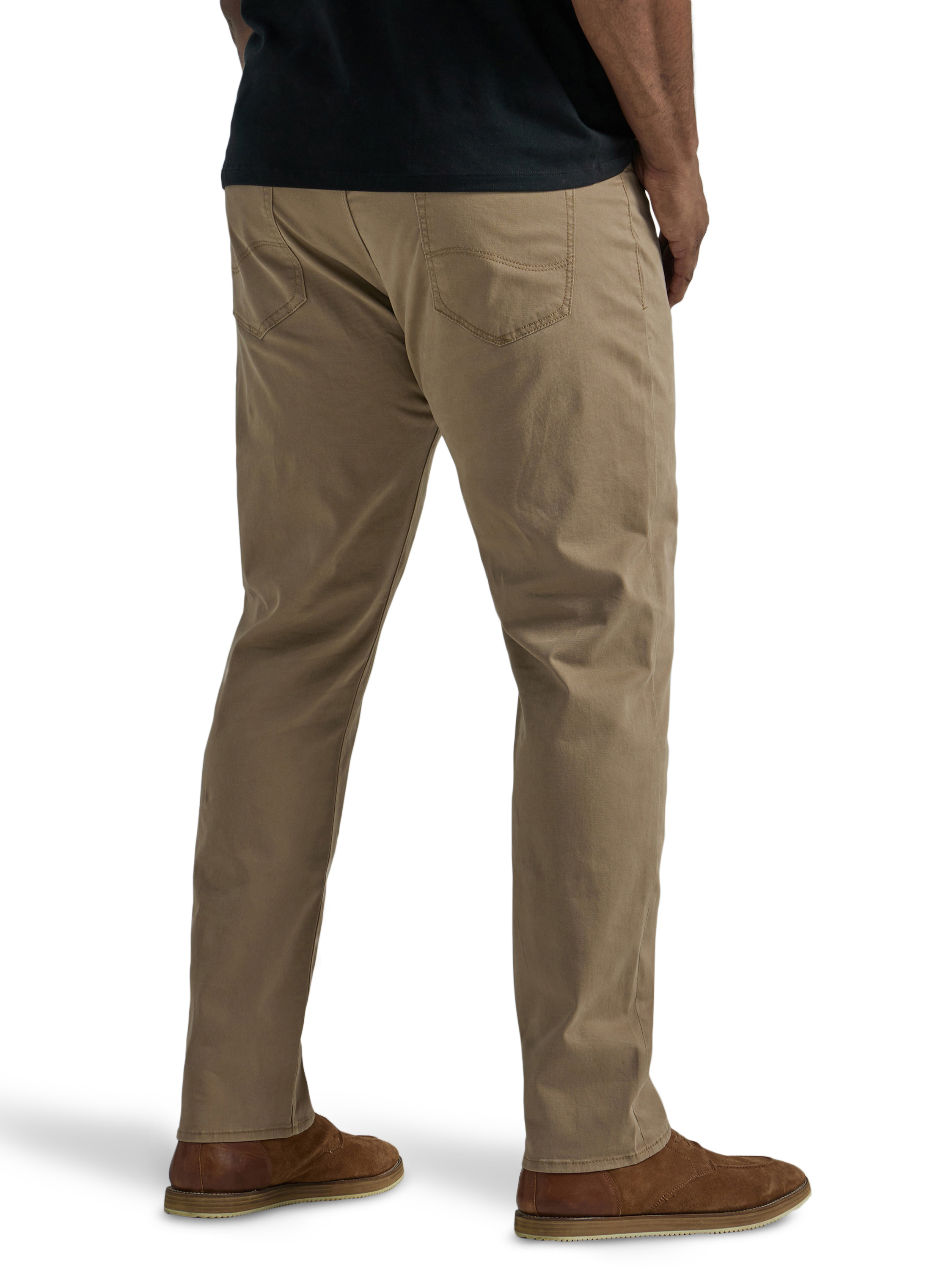 Lee Men’s and Big Men’s Extreme Motion Straight Fit Tapered Leg Jeans