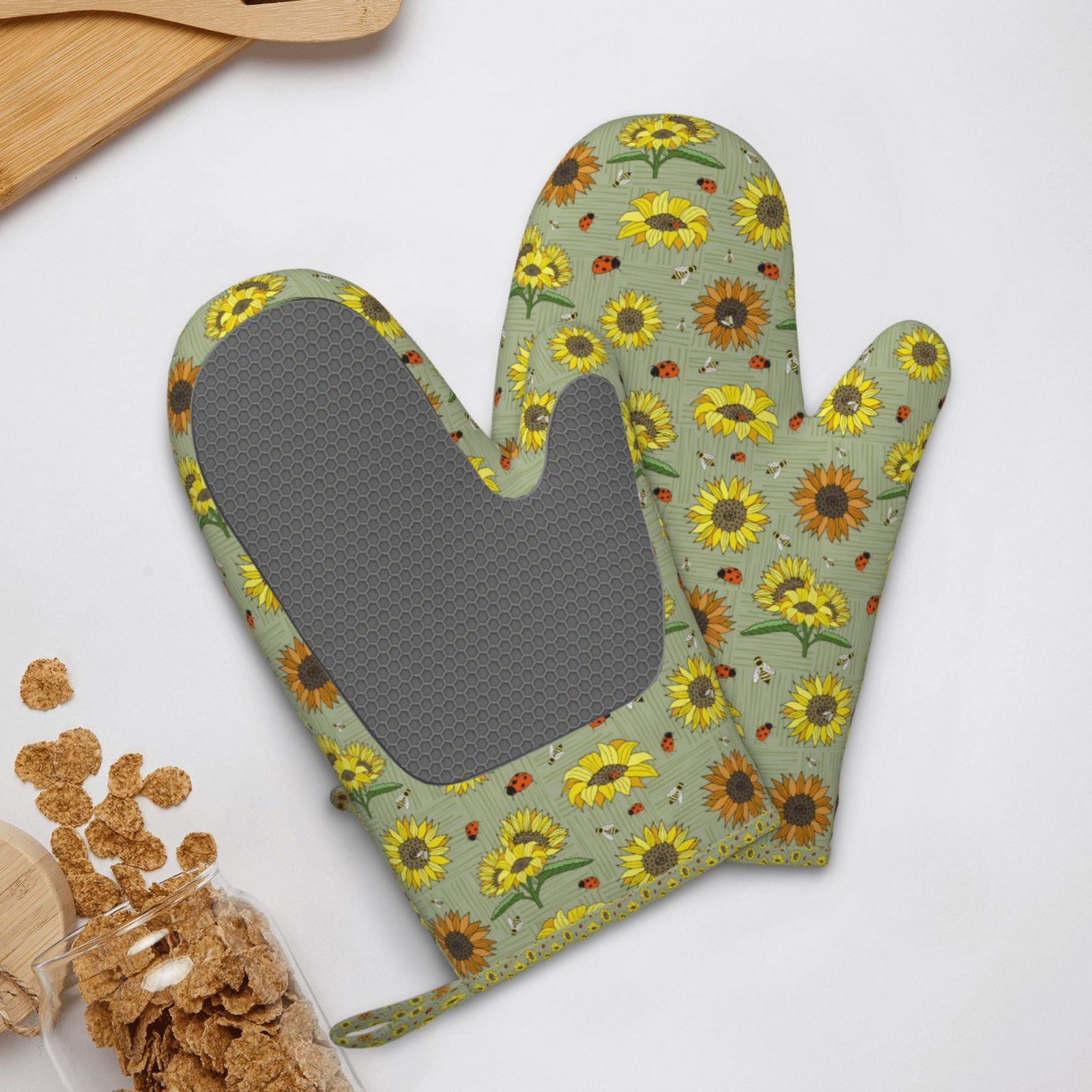 Hirioo Sage Green With Sunflowers for Silicone Oven Mitts for BBQ, Baking, Cooking, Set of 2, Heat Resistant 260℃, Non-Slip Kitchen Essentials