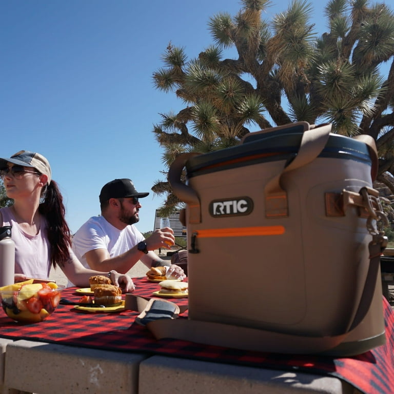  soft pack 20 tan　ソフトクーラー RTIC Insulated Soft Pack Cooler, 20 Can Capacity, Leakproof