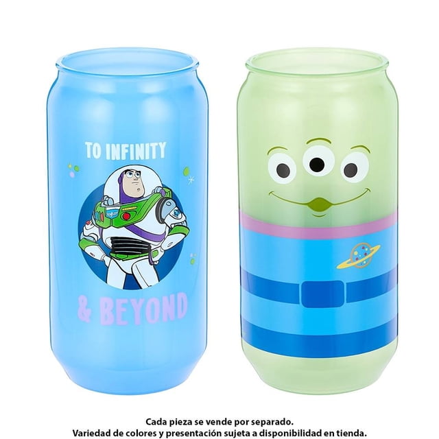 vaso disney toy story de plástico para bebidas frías de 591 ml. Vaso tipo lata azul translúcido con ilustración de Buzz Lightyear y texto "To Infinity & Beyond", acabado liso y capacidad 591 ml; a la derecha se muestra un vaso verde translúcido con cara del alienígena de tres ojos y franjas azules. Ideal para uso diario en casa o escuela y para niños; también suele usarse para llevar bebidas en paseos.