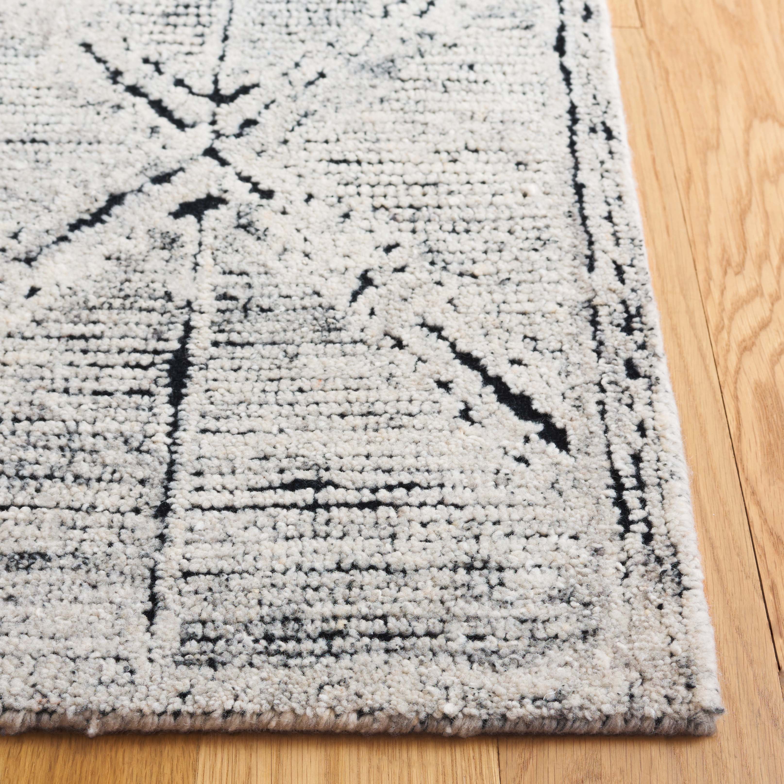 SAFAVIEH Kenya Lorelle Geometric Area Rug, Ivory/Black, 8' x 10'