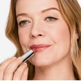thumbnail image 3 of Lipstick Clinique con una forma dramáticamente diferente: fresa, 3 of 7