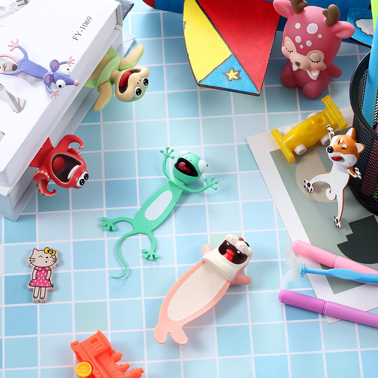 Novelty Funny Stationery Birthday Party Favors for Kids Teens Boys Girls Help with Reading Gayrrnel 3D Christmas Bookmarks for Kids and Students Ouch Animal Bookmarks Gecko 