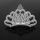 thumbnail image 2 of La pequeña tiara con peine está hecha de aleaciones de cristal y diamantes de imitación, y la corona viene con un diseño de peine que está bien elaborado y se mantiene seguro en su cabello., 2 of 5