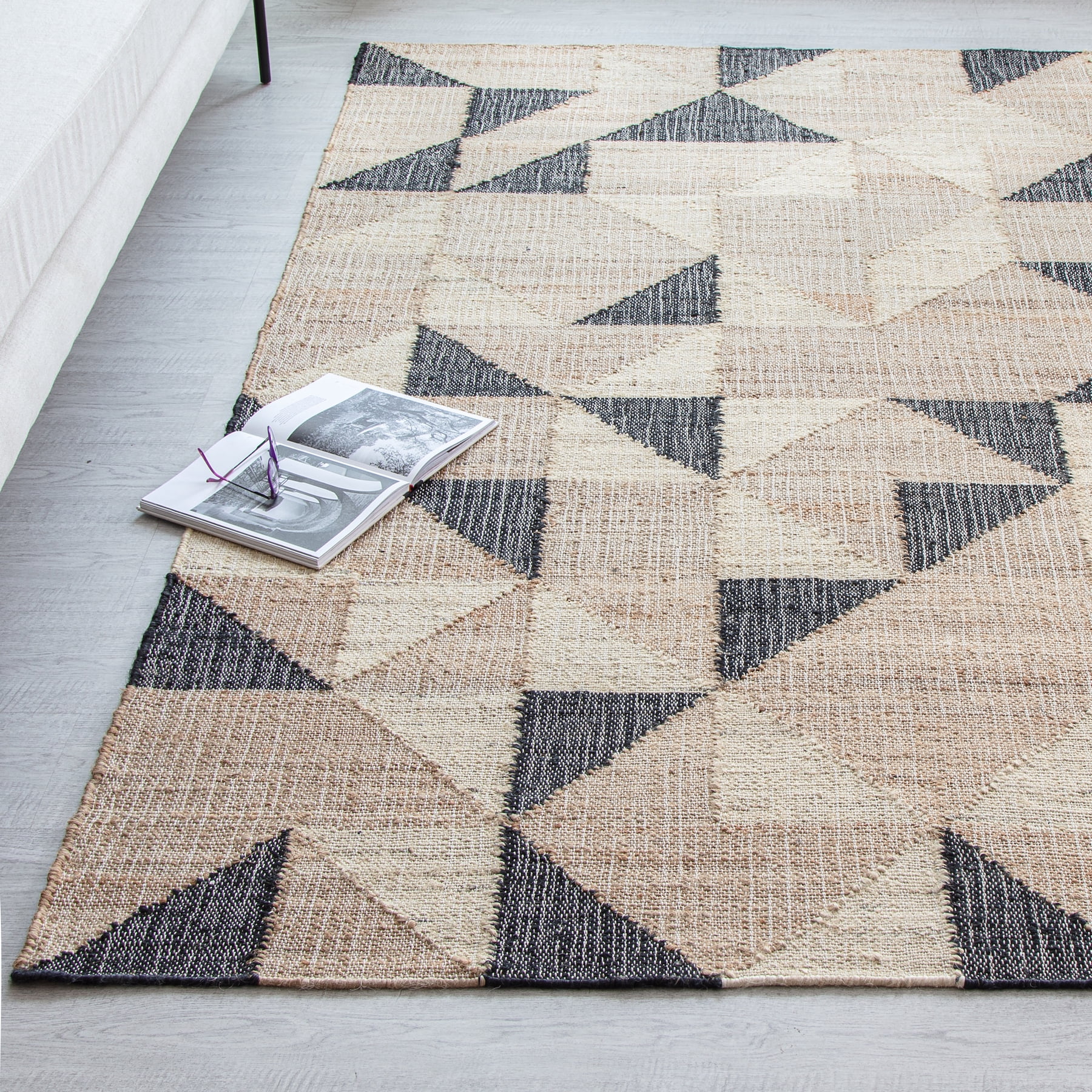 Anji Mountain Bohemian Hand-Made Area Rug, 60 in x 96 in