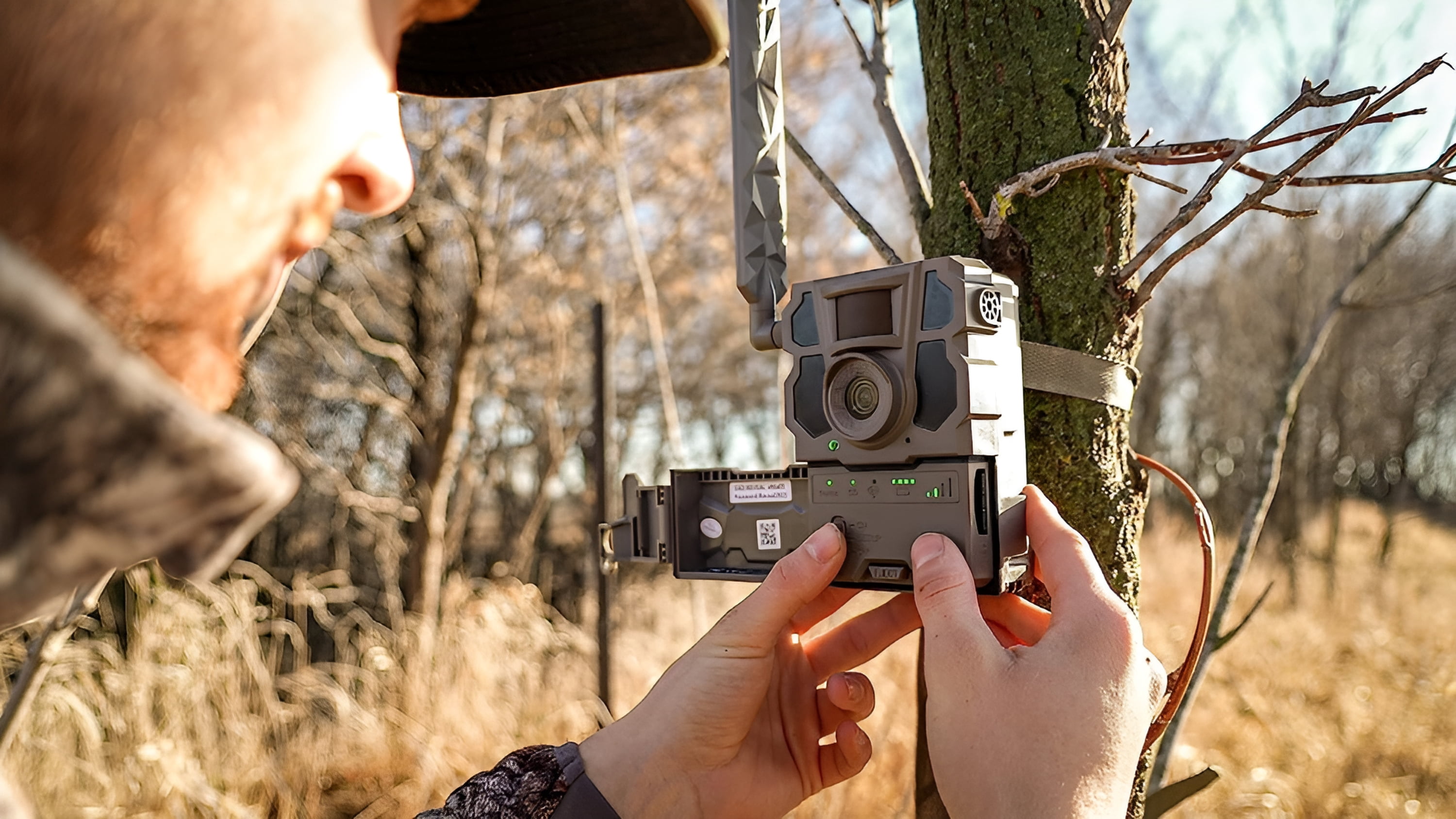 TACTACAM Reveal X Gen 2.0 LTE Cellular Trail Camera + 32GB SD Card