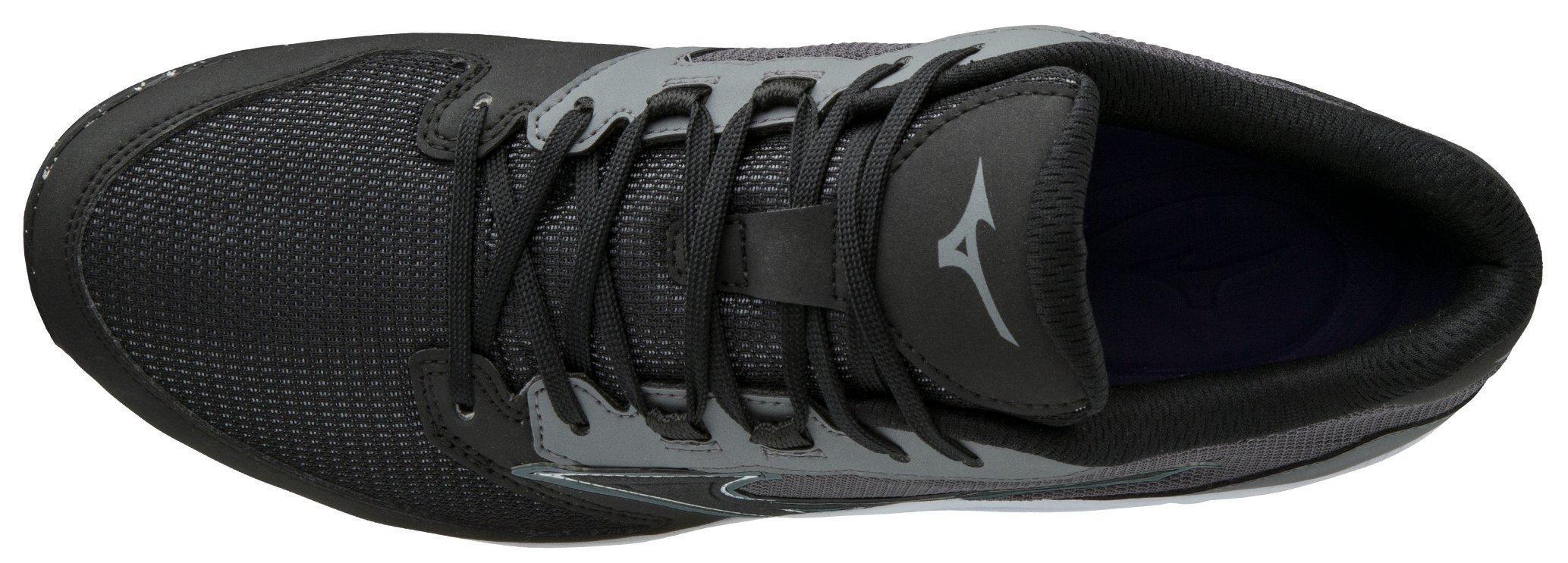 mizuno dominant as turf