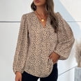 thumbnail image 2 of Blusa de mujer con cuello en V y manga larga con dobladillo suelto y estampado de leopardo con puños elásticos, color caqui M, 2 of 6