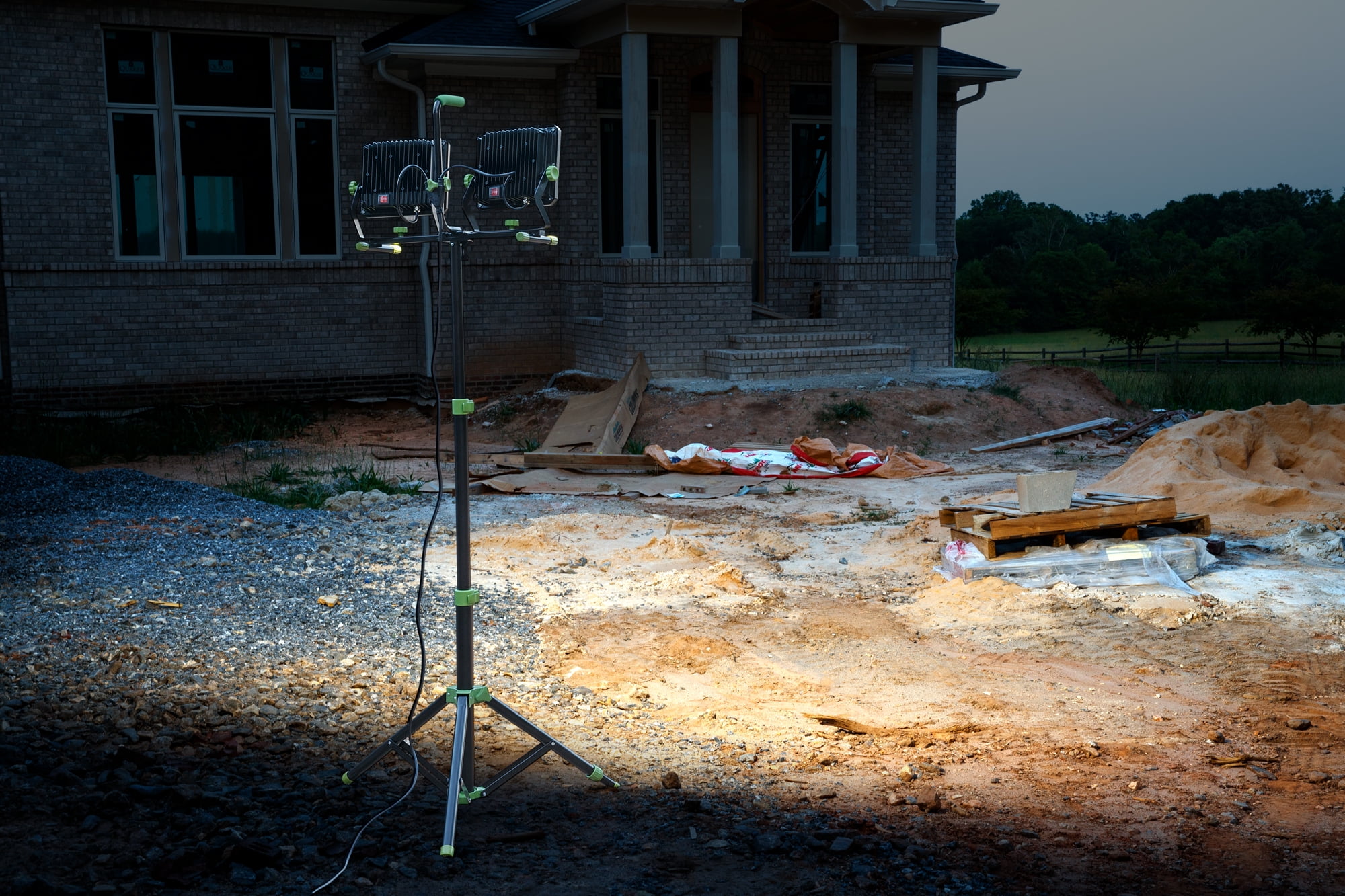 PowerSmith 30,000 Lumen LED Work Light with Stand, 80 in. Metal Flip-Lock Tripod, 10ft Grounded Power Cord, Impact Resistant Lens, Sealed Rocker Power Switches and 5 Year Warranty (PWLD300T)