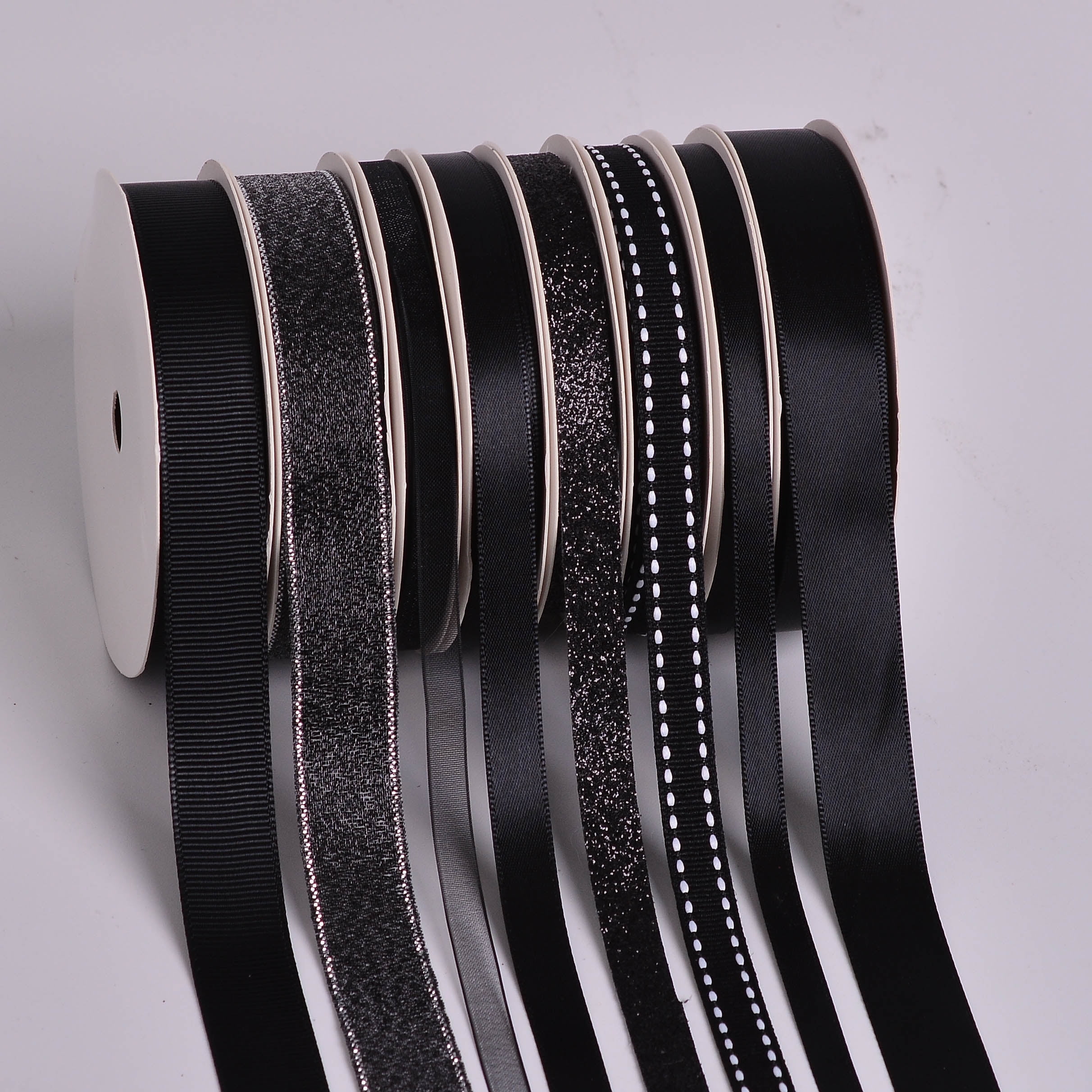 Yama Ribbon, Black Ribbon Tower, 8 Unique Ribbons, 96 feet
