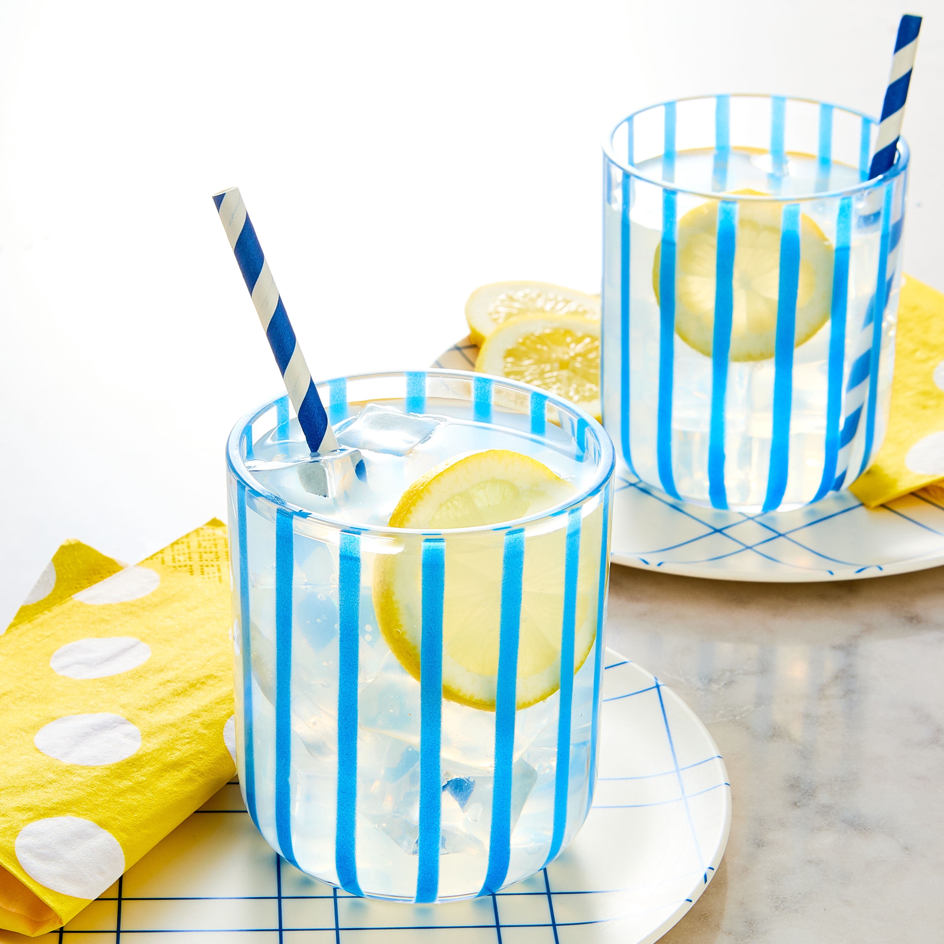 Great Value Classic Lemonade, 16 fl oz