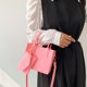 thumbnail image 3 of Bolso de hombro rómbico para mujer Bolso bandolera de fieltro Bolso tipo cartera simple y elegante (rosa), 3 of 5