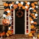 thumbnail image 2 of Kit de arco de guirnalda de globos TUNC Halloween Naranjas Negros Dorados, 2 of 4