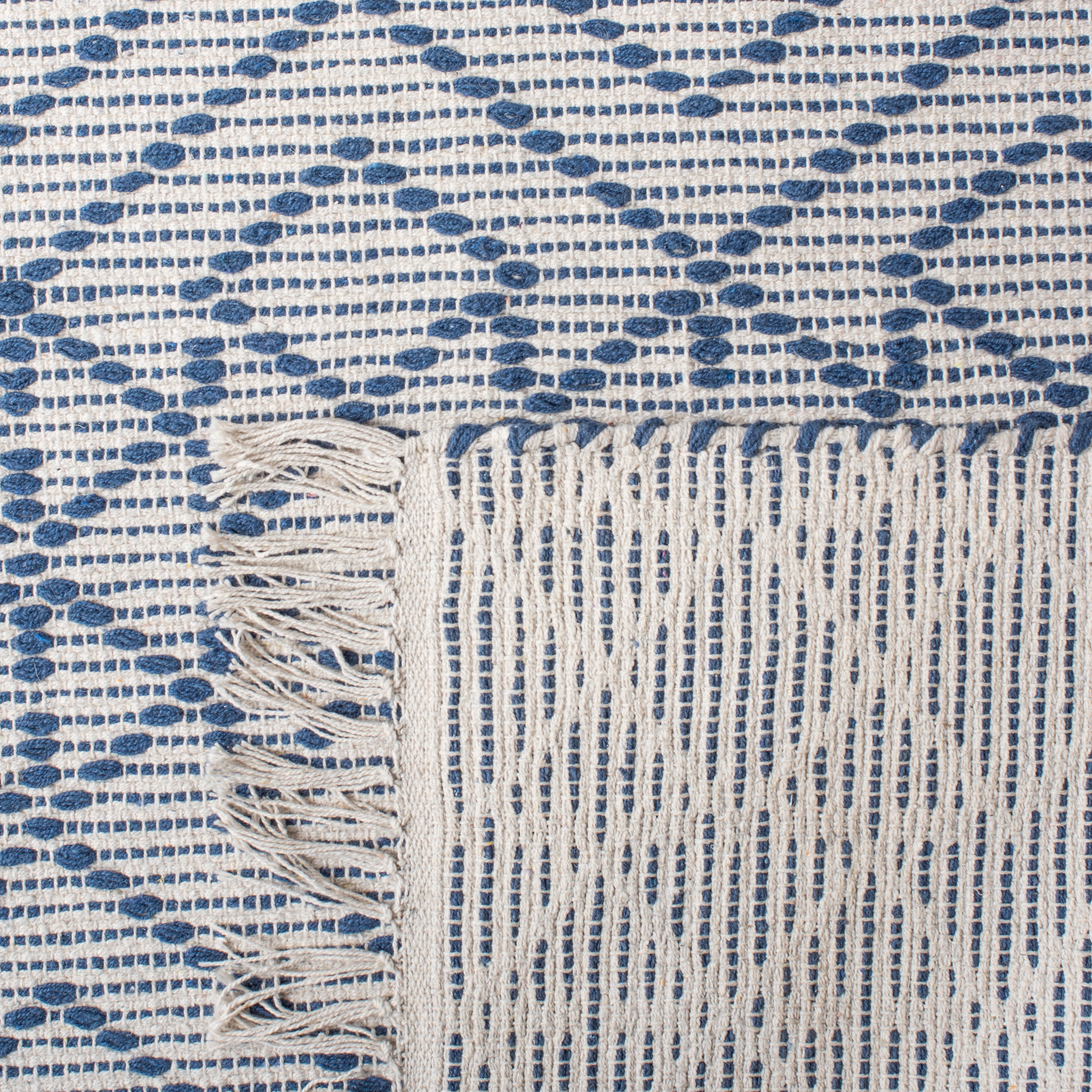 SAFAVIEH Montauk Lars Geometric Cotton Area Rug, Navy/Beige, 4' x 6'