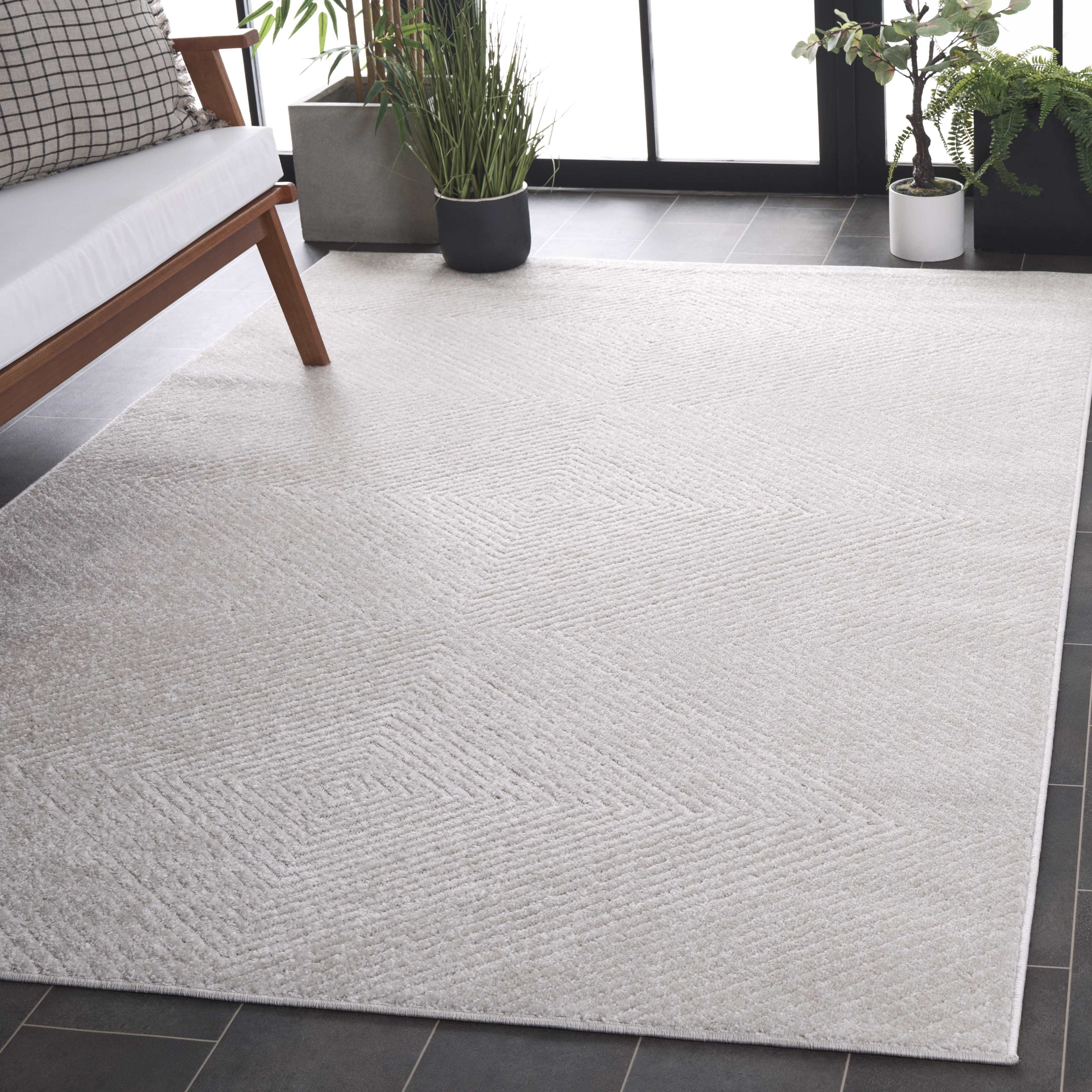 SAFAVIEH Stella Alannah Geometric Indoor/Outdoor Area Rug, Ivory, 4' x 6'
