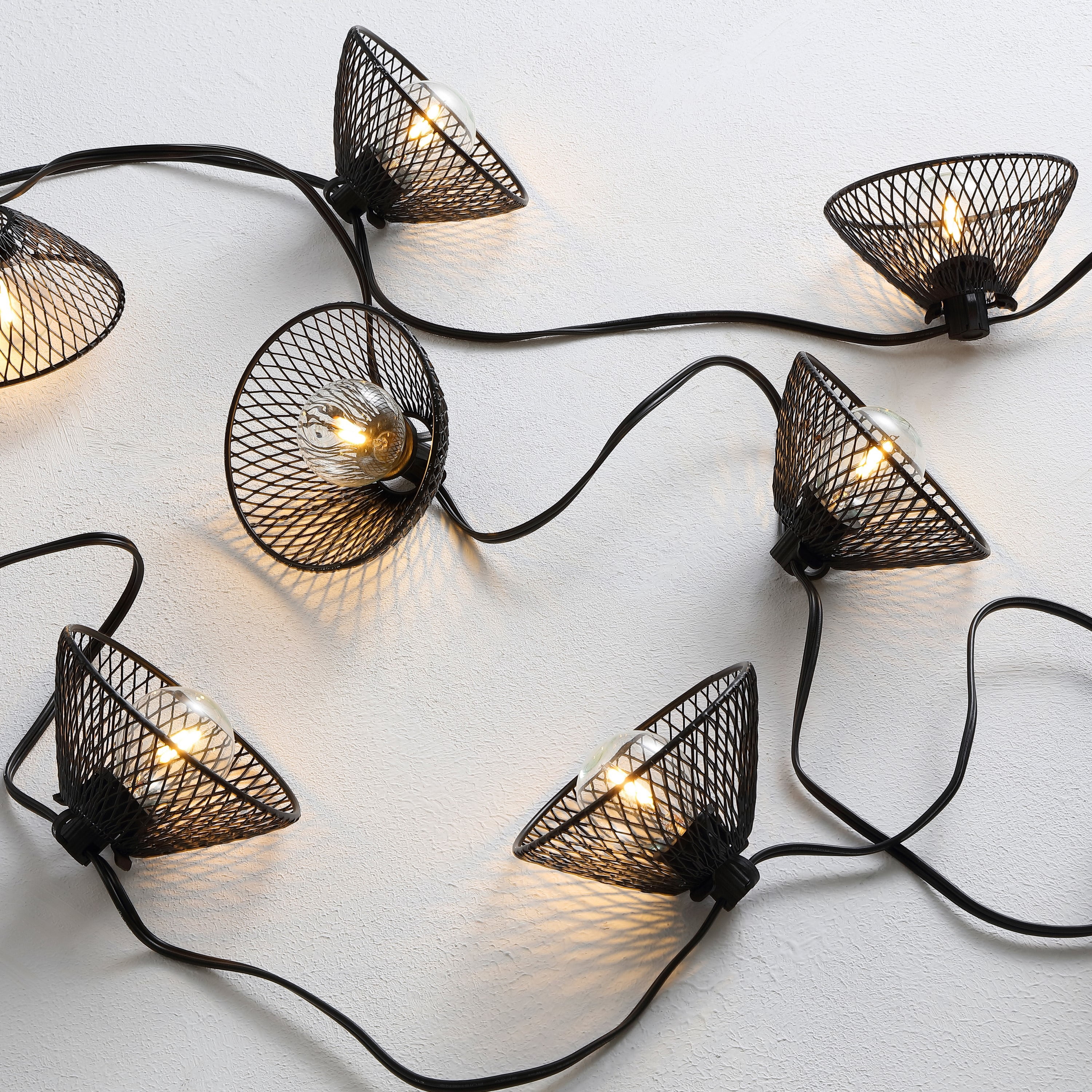 SAFAVIEH Junia 10-Light G40 Black Metal Outdoor String Light with Black Shade