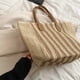 thumbnail image 1 of Bolsa de hombro tejido de paja para las axilas, de playa de verano para mujer (marrón claro), 1 of 9