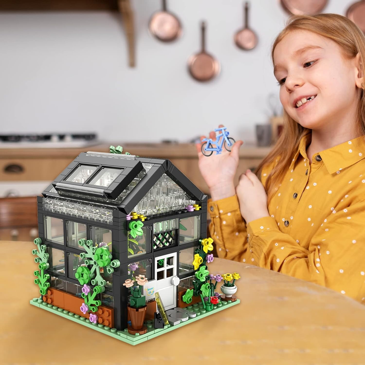 Flower House Building Set, Create Cozy House Toy Set Model Building Kit, Friends House with LED Lights Warmth Building Blocks Set, Friends House Sets for Girls Boys 6-12 (579 Pcs)