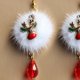 thumbnail image 4 of Pendiente de botón de Navidad: 1 par de regalos de Navidad hipoalergénicos, joyería festiva para mujeres, , niñas, preciosos pendientes colg - renos esponjosos Fernando pendiente de tema navideño, 4 of 5