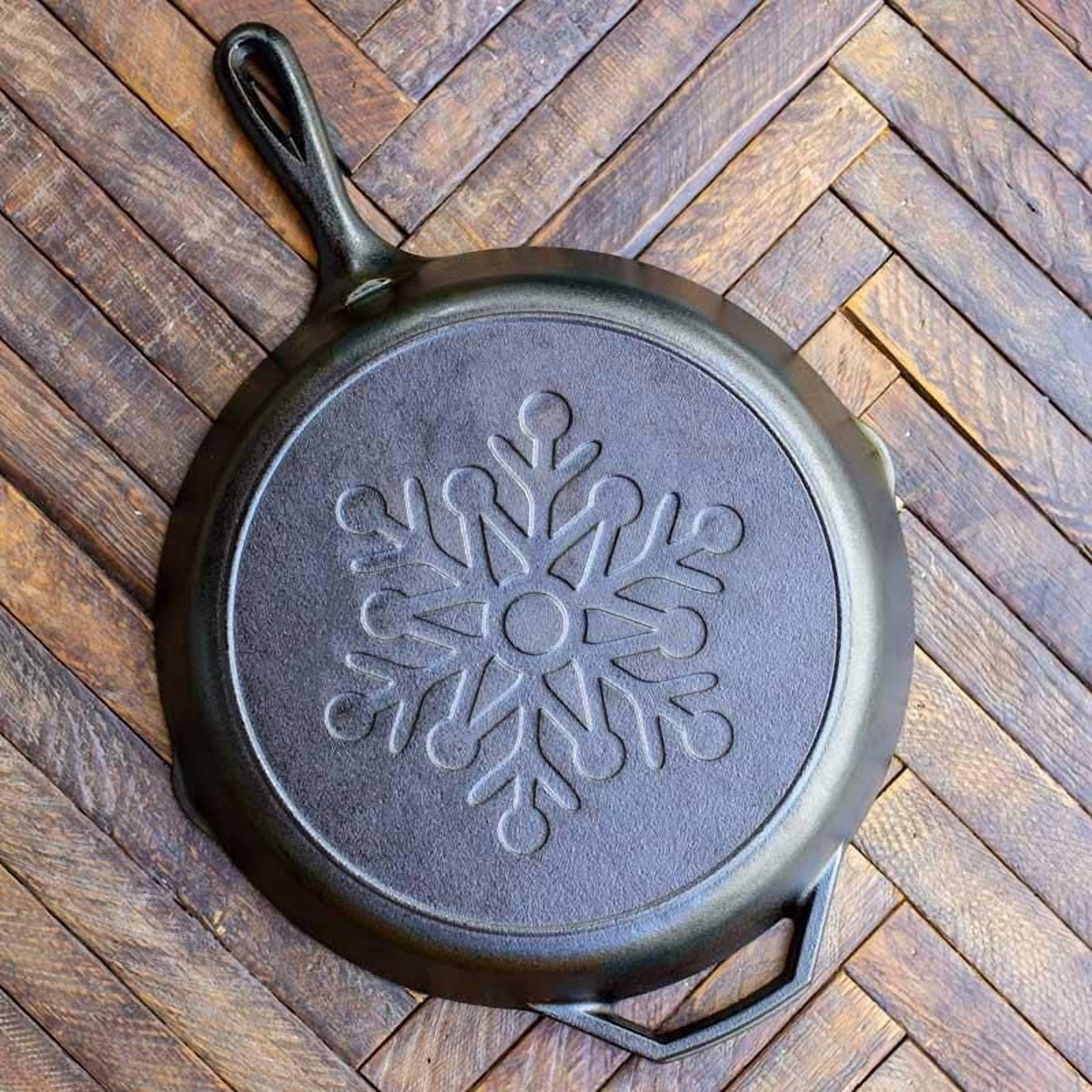 Lodge 12 Inch Snowflake Skillet