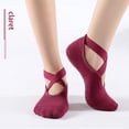 thumbnail image 1 of Chaussettes Rouges Chaussettes Espadrilles Femmes Footies Silicone Carrées Chaussettes de Sport Chaussettes de Danse Yoga, 1 of 3