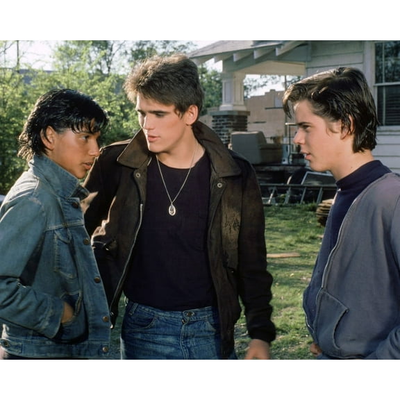 The Outsiders Ralph Macchio Matt Dillon C. Thomas Howell In Yard 24X36 Classic Hollywood Poster