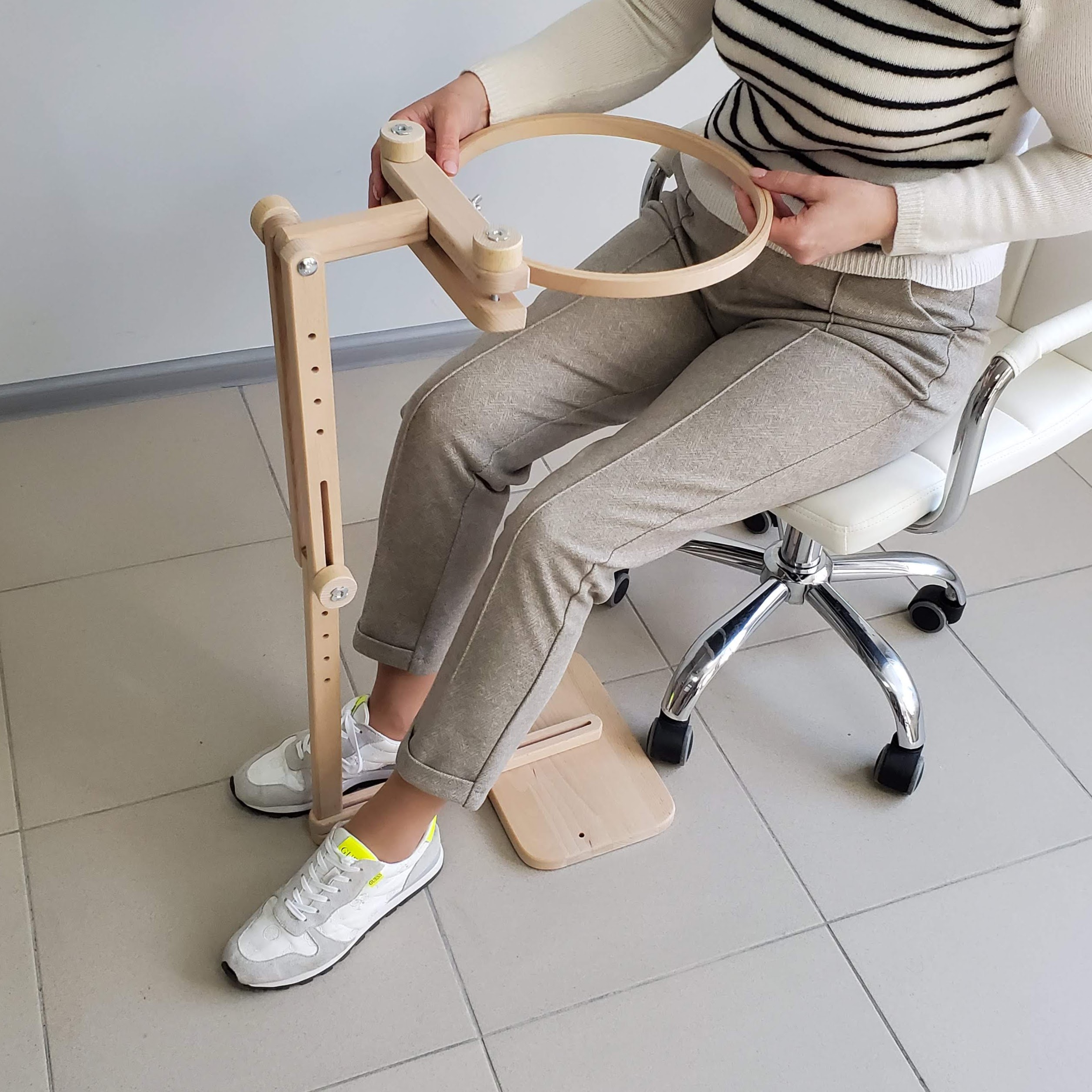 Embroidery Hoop Stand for Cross Stitch Frame holder stand Portable