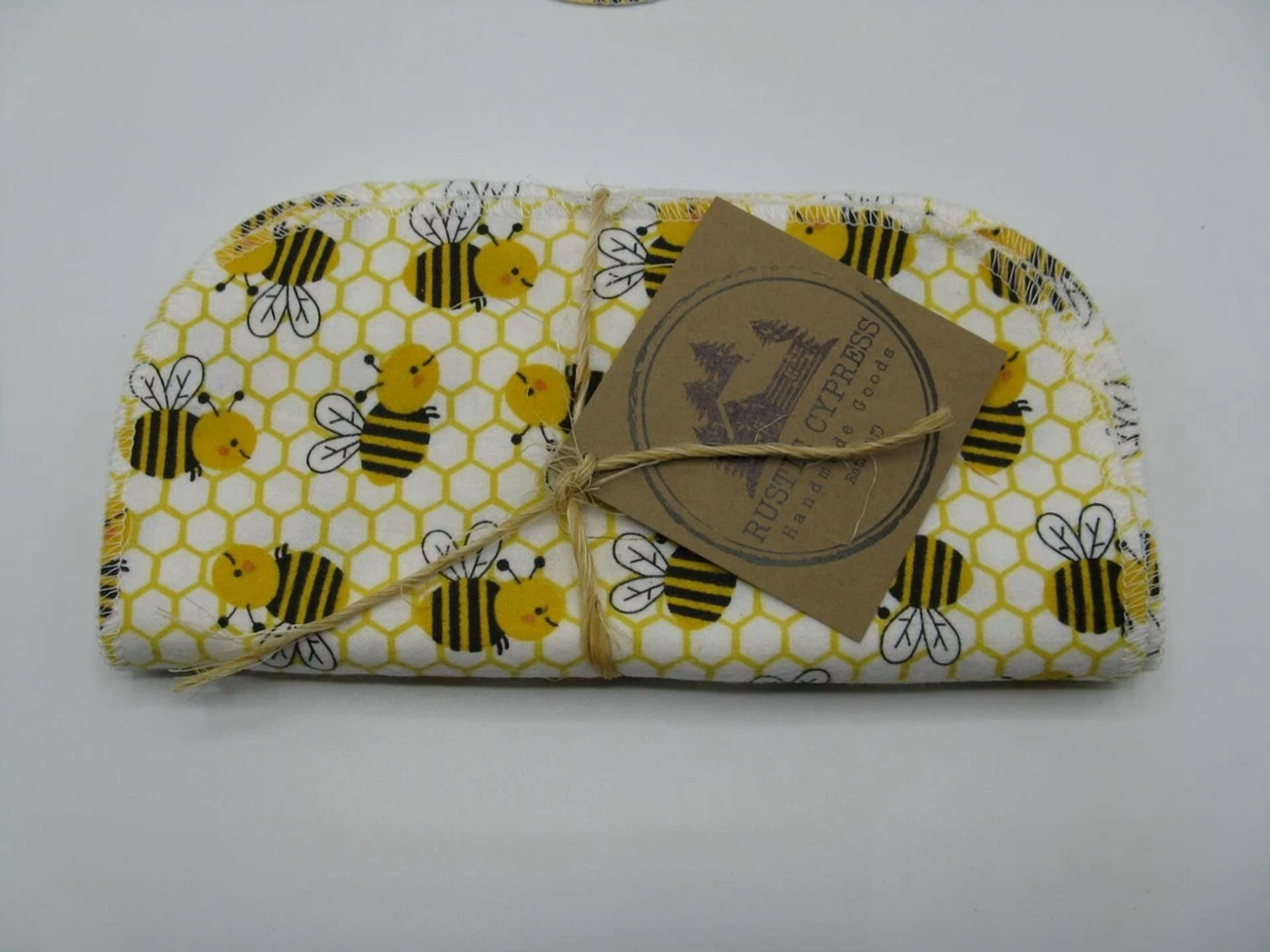 CIRCLE- New Napkins 10 Reuseable Baby Wipes Flannel Cloth Honeycomb Bees Bumble Honey