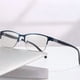 thumbnail image 2 of Gafas Inteligentes Ajuste Dinámico de Enfoque – Correge automáticamente la miopía, hipermetropía, presbicia, lentes alemanas, UV anti-luz azul, Anti-huellas, 1x Gafas + Funda, 2 of 6