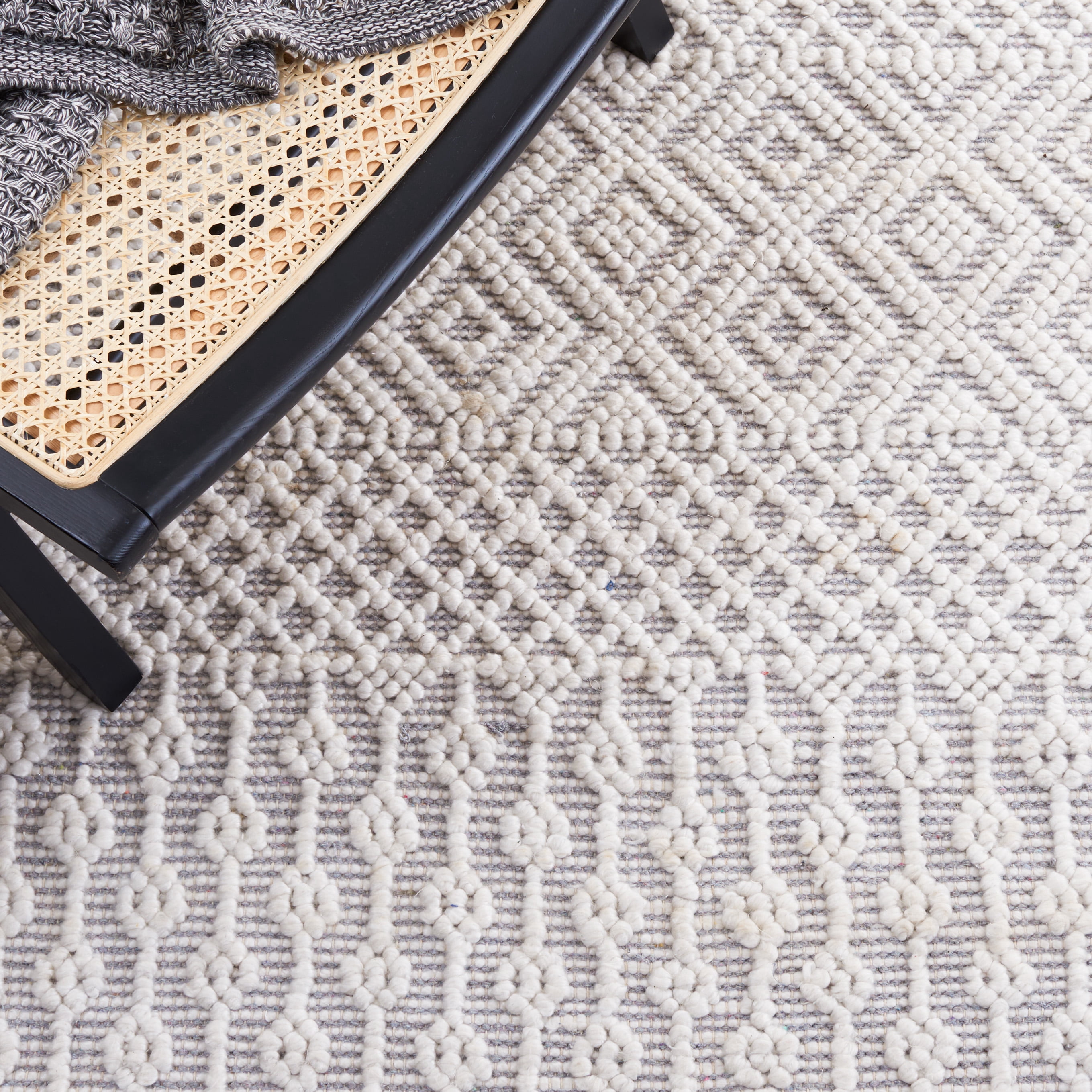 SAFAVIEH Casablanca Braelyn Diamond Area Rug, Grey/Ivory, 8' x 10'