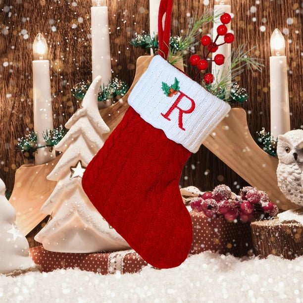 Calcetines navideños con iniciales bordadas | Calcetines de punto para decorar la chimenea | Regalos personalizados para la familia | Juego de decoración festiva para el hogar (1 unidad)