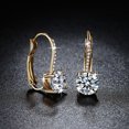 thumbnail image 2 of Aretes con microconjunto de diamantes redondos de cuatro puntas para mujer en oro, 2 of 5
