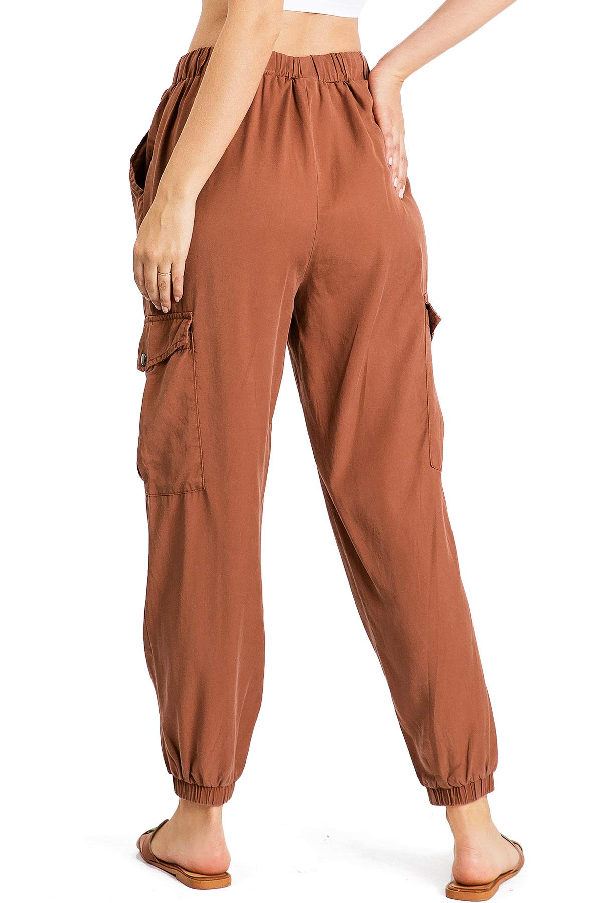 Women's Stretch Woven Cargo Pants – All in Motion Dark Brown - La