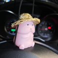 thumbnail image 1 of Colgante de coche oscilante, sombrero de paja oscilante, adorno colgante de coche de dibujos animados, decoración de coche, funcionalidad inteligente, 1 of 9