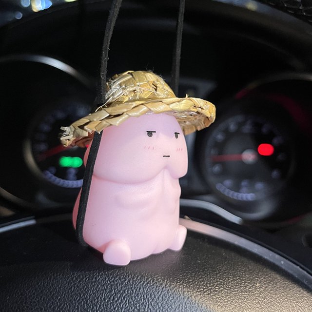 Colgante de coche oscilante, sombrero de paja oscilante, adorno colgante de coche de dibujos animados, decoración de coche, funcionalidad inteligente