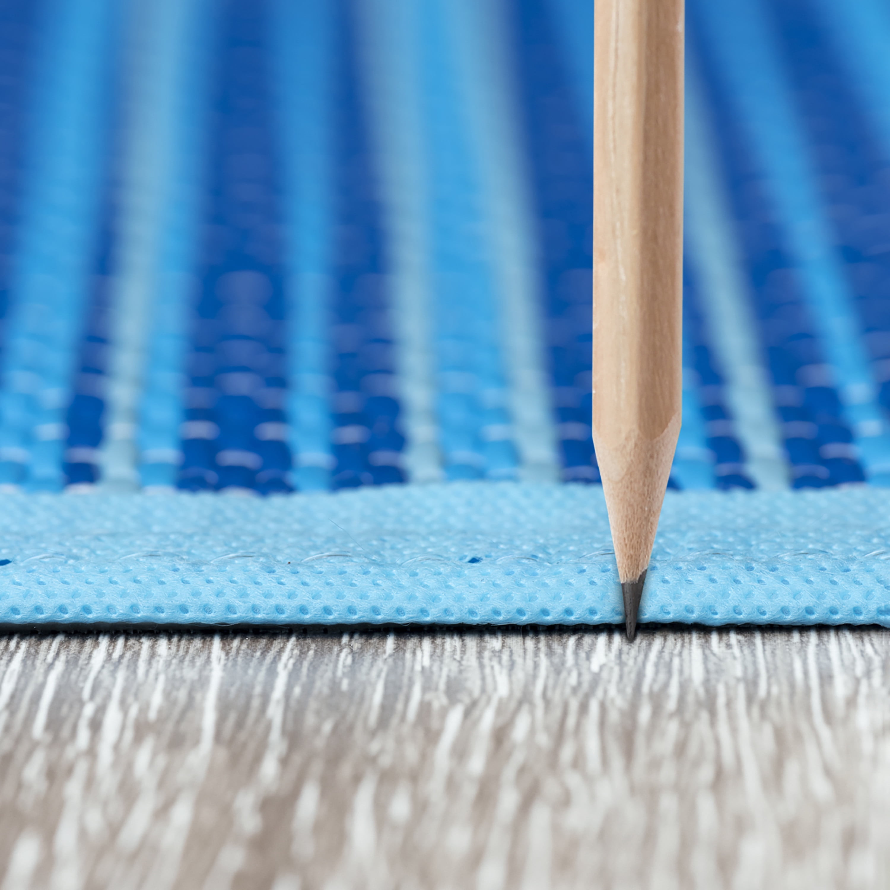 Luna Contemporary Stripe Blue and Aqua Polypropylene Reversible Plastic Straw Outdoor Area Rug, 4' x 5'11'' Rectangle