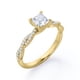 thumbnail image 4 of JeenMata Anillo de Compromiso de 4 Puntas con Diamantes de Talla Princesa con Detalles Pavé en Oro Amarillo de 10 K, 4 of 6