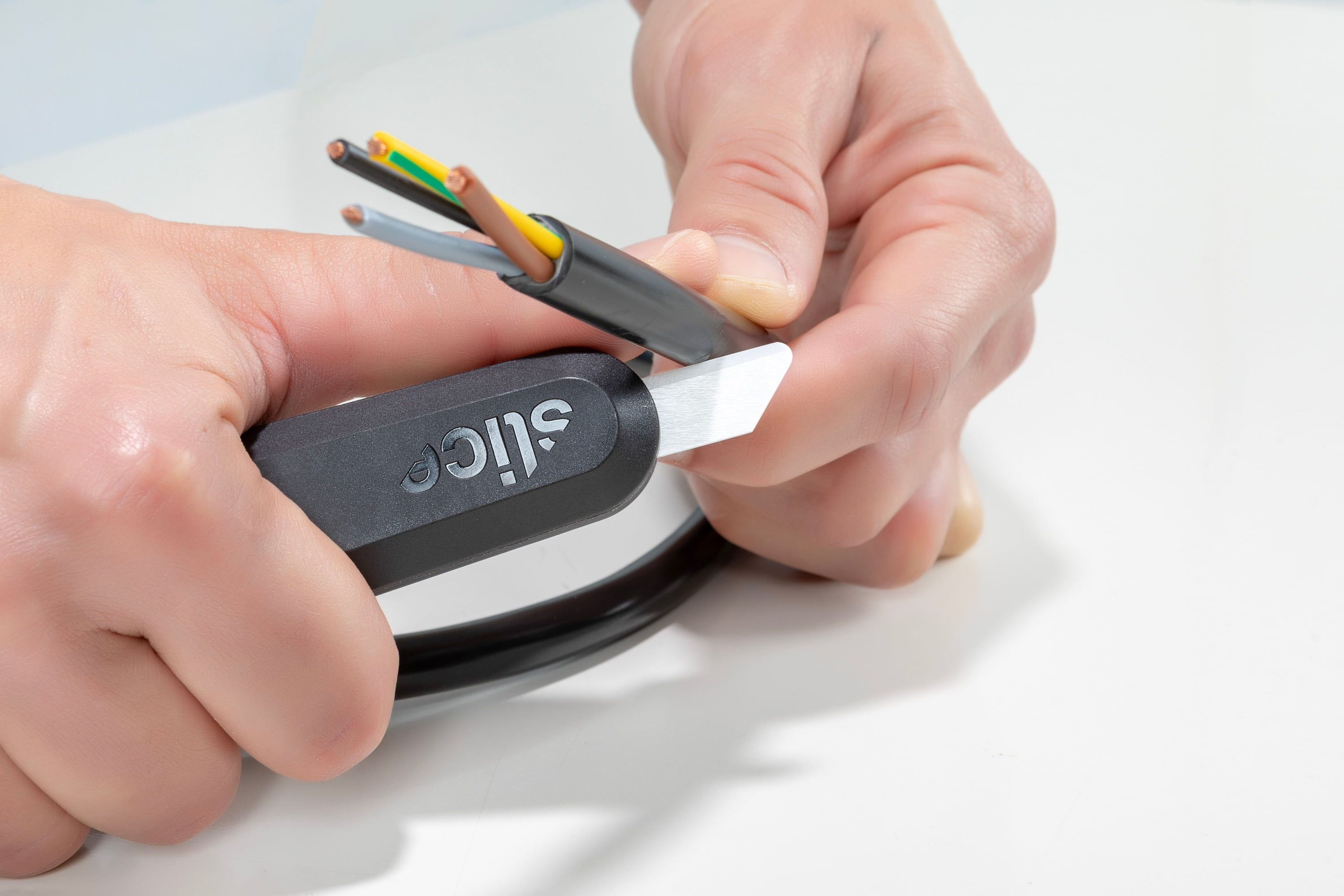 Slice 10550 Manual Utility Knife | Essential Home & Work Knife For Quick, Safe And Effective Cutting | Finger-Friendly Ceramic Safety Knife Blade