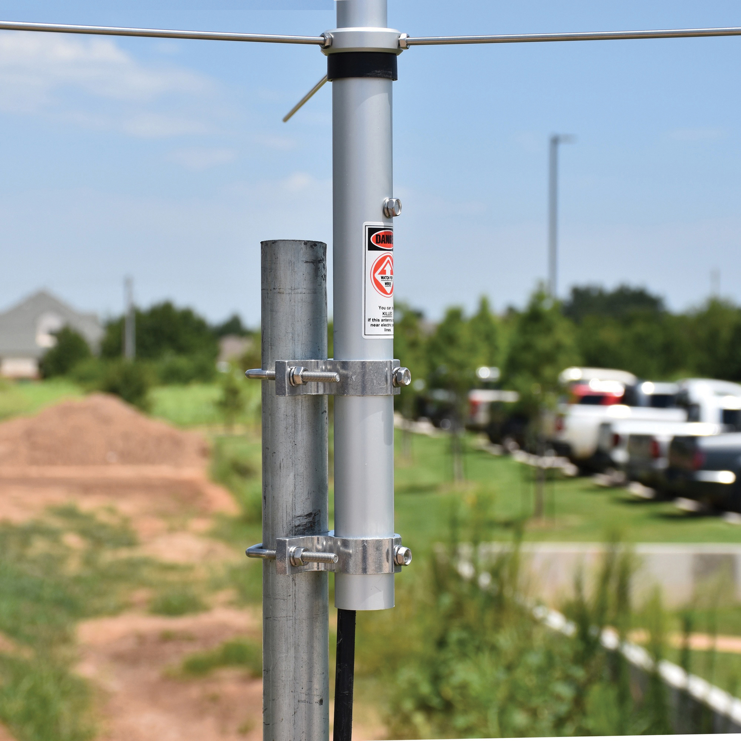Tram 200-Watt Dual-Band 3-Section Fiberglass Base Antenna with 50-Ohm UHF SO-239 Connector, 17-Ft. Tall, White