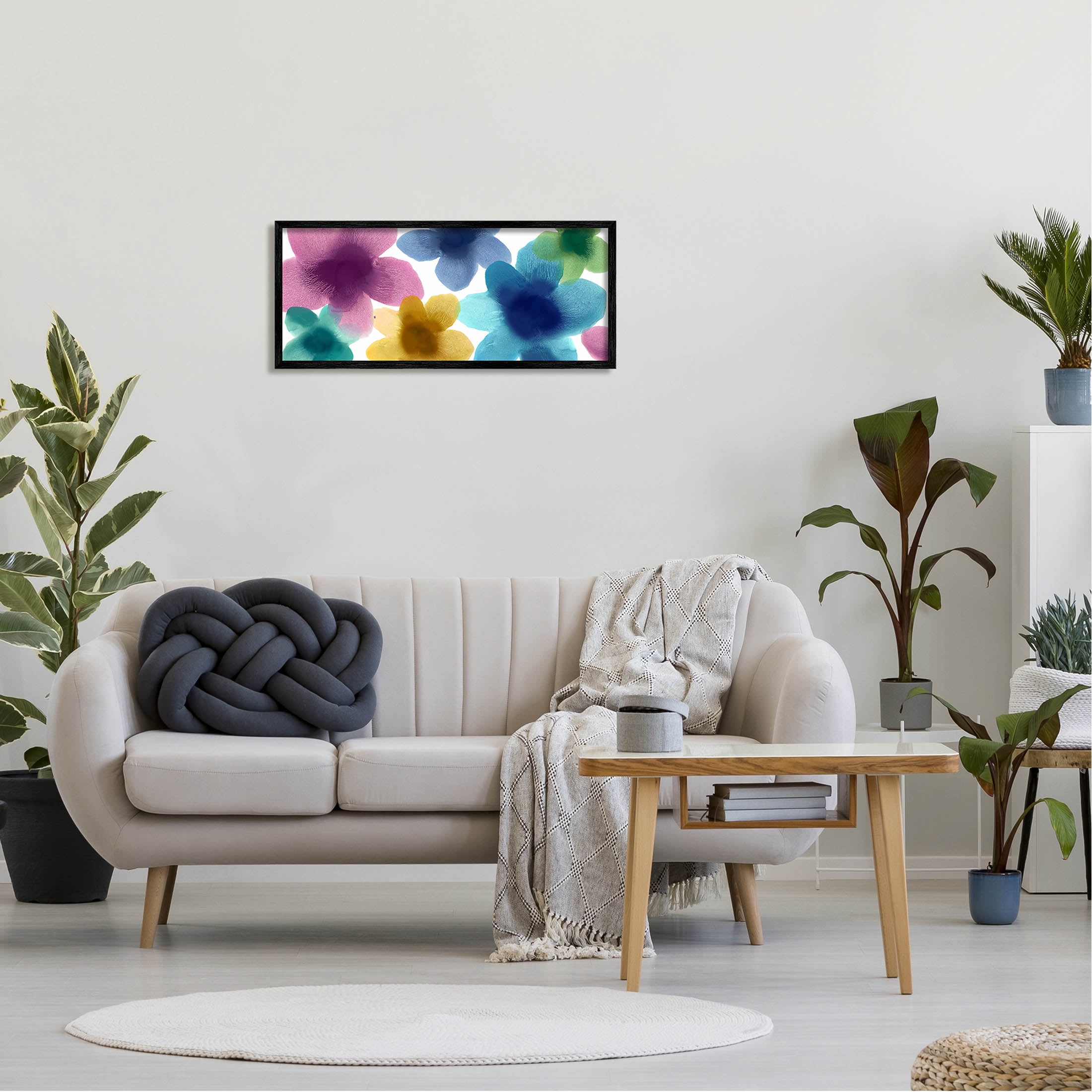 Contemporary Flower Shape Petals Botanical & Floral Graphic Art Black Framed Art Print Wall Art