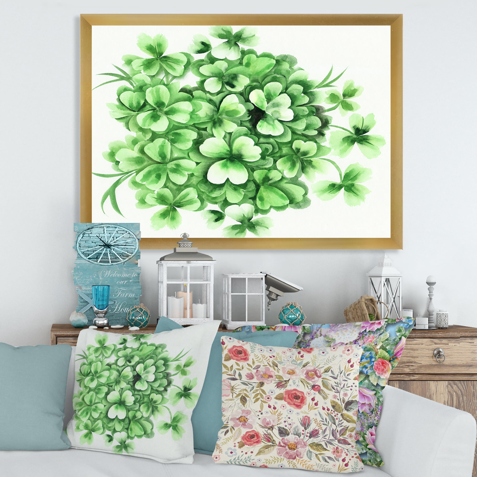 Designart 'Green Vintage Leaves of Shamrock' Traditional Framed Art Print